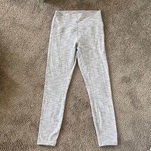 Lululemon Wunder Under Size 6